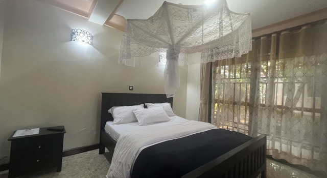 Montane Safaris Hotel