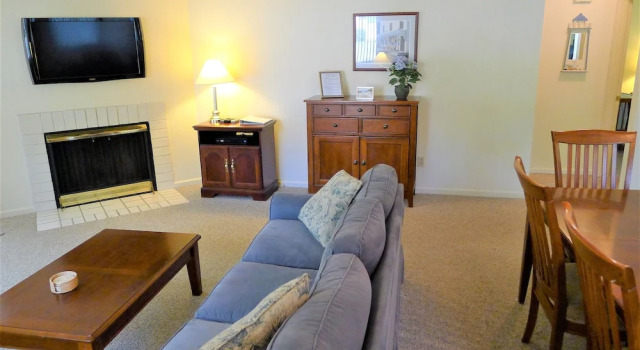 10 Gray - 2 Bedroom Condo, Varaa Hotelli Hotellit New England uima-altaalla, Uima-allas