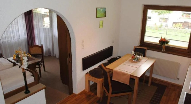 Apart Tyrolis, Rezerwuj Hotel Hotele w Tyrol z parkingiem, Parking