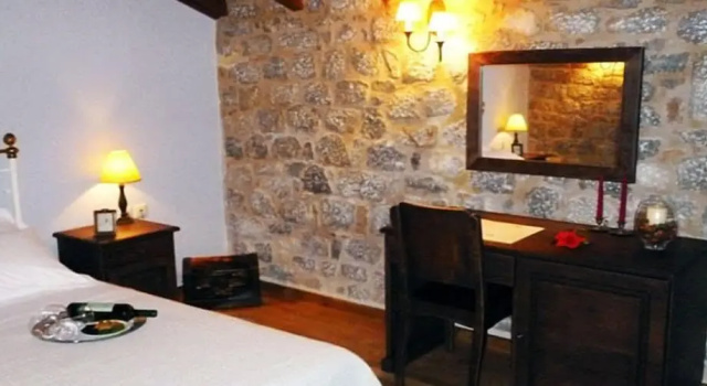 Люкс с балконом Trapela Areopolis, Boutique Hotel