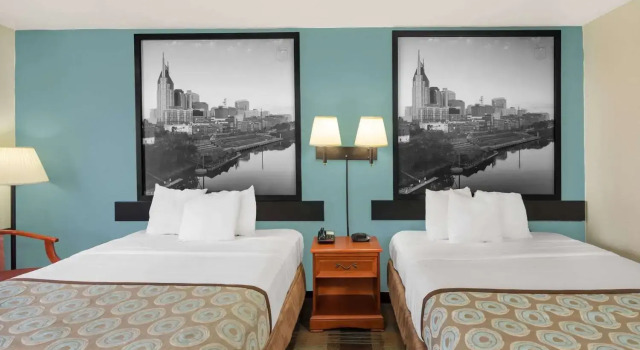 Super 8 By Wyndham Nashville Downtown, Prenota Hotel Hotel a Tennessee con piscina, Piscina