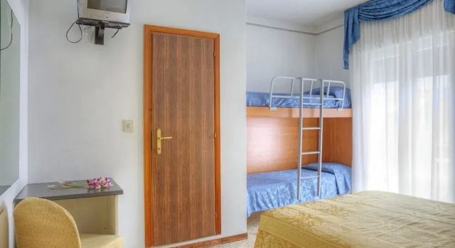 Hotel Fides