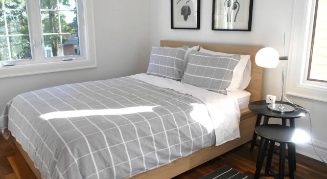 Gorgeous 1BR House in Riverdale, Varaa Hotelli Toronto 