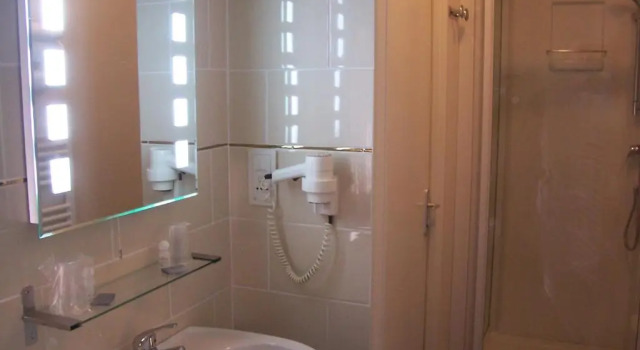 Номер Comfort Hôtel de Paris - Dijon Centre Gare