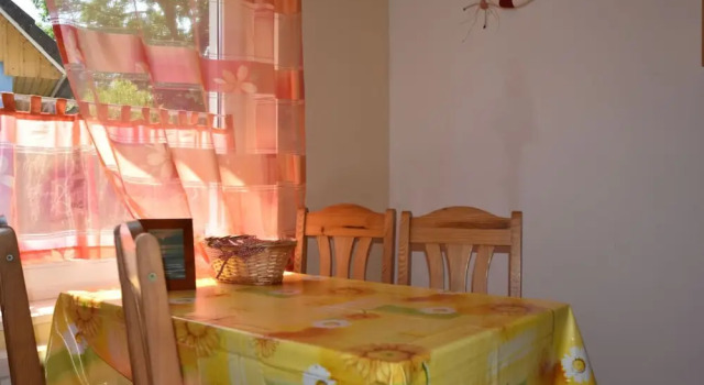 Geraeumige Ferienwohnung mit Garten, Забронировать Апартаменты/квартира Вик-на-Дарсе 