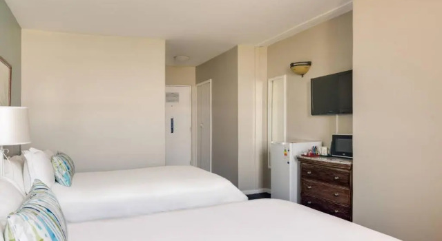 Четырёхместный номер Standard Protea Hotel by Marriott Karridene Beach