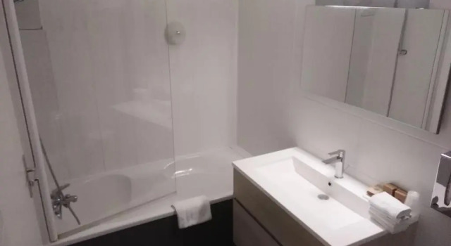 Четырёхместный номер Standard Hotel Henri IV