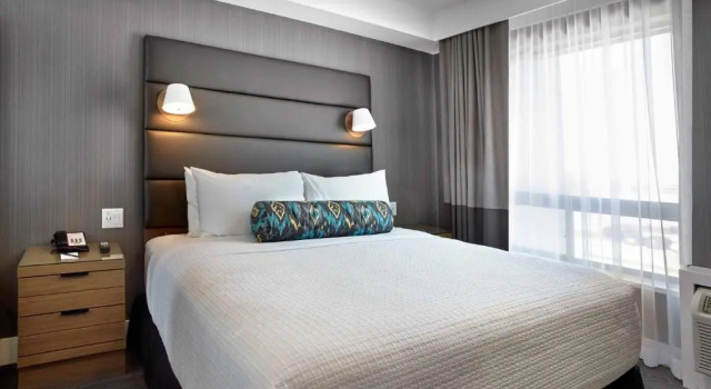 Люкс Sandman Signature Plano-Frisco Hotel