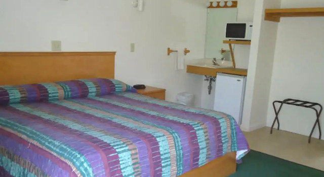 Adirondack Inn, Забронировать Отель Саратога-Спрингс штат Нью-Йорк, рядом с Центр исполнительских искусств Саратоги