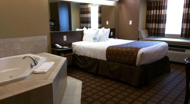 Номер Deluxe Microtel Inn & Suites by Wyndham Minot