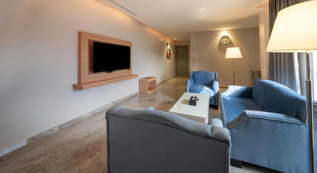 Двухместный семейный люкс Pearly Hotel