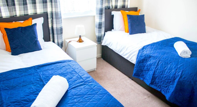 Spacious 5-bed House! Tilbury! Free Parking!, Varaa Lomakoti Mökit kohteessa Merseyside, Mökki