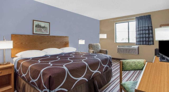 Двухместный номер Standard Super 8 by Wyndham Kamloops On The Hill