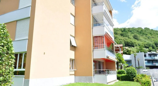 Apartment Moderna, Prenota Appartamento Hotel a Canton Ticino con parcheggio, Parcheggio