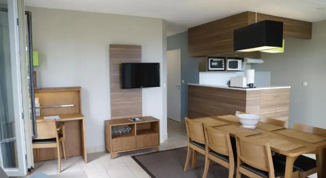 Апартаменты c 1 комнатой с частичным видом на море Residence Reine Marine