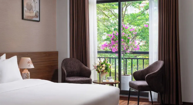 Двухместный номер Standard с балконом Marina Hotel Bac Giang