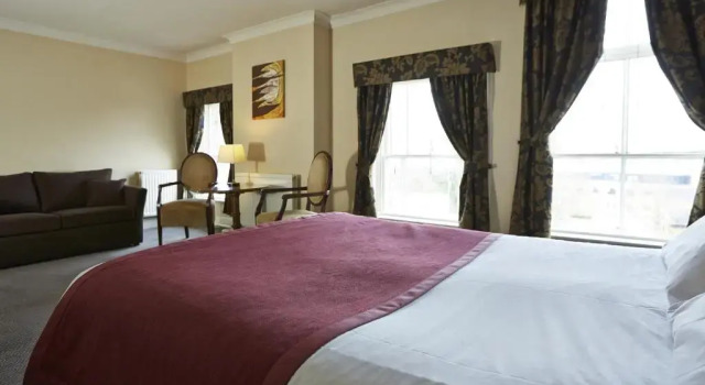 Семейный номер Standard George Hotel by Greene King Inns