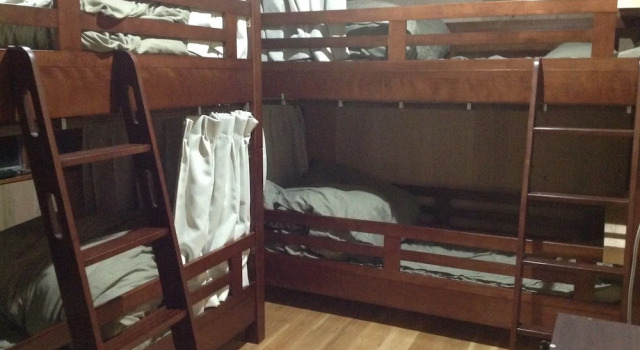 Кровать в общем номере Yagishiri Guesthouse Yasundeke -Hostel