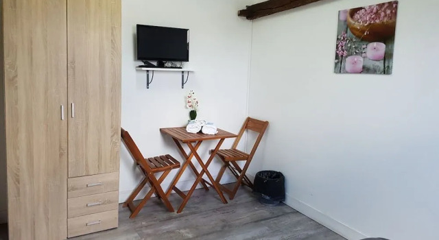 Felicidade Hostel, Rezerwuj Hostel Mer 