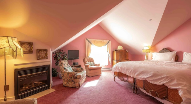 Номер Luxury Amethyst Inn