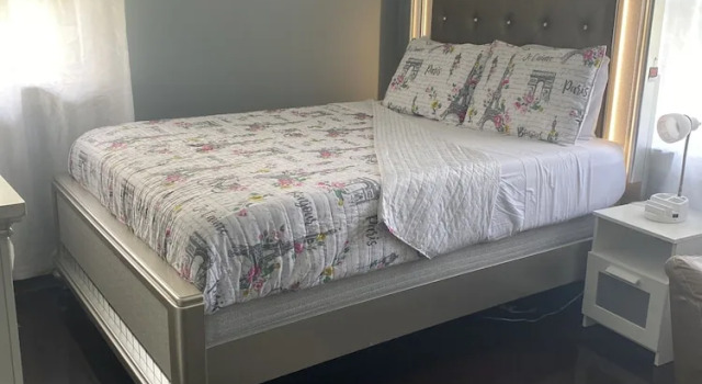 Akeem's  guest house, Rezerwuj Pensjonat Calverton Maryland
