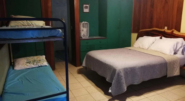 Casa Benjamin Linder, Prenota Affittacamere Hotel a Managua Region con parcheggio, Parcheggio