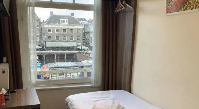Одноместный номер Dam Hotel