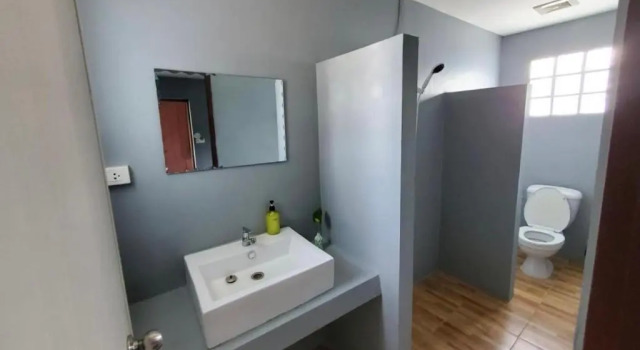 Кровать в общем номере Wooden hostel