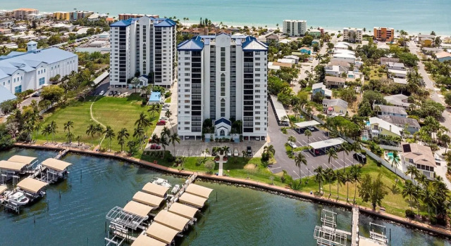 Номер Standard Immaculate Gated Community Condo - Just Across The Street From The Beach! 2 Bedroom Condo by RedAwning