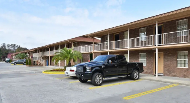 Americas Best Value Inn & Suites - Savannah / Garden City