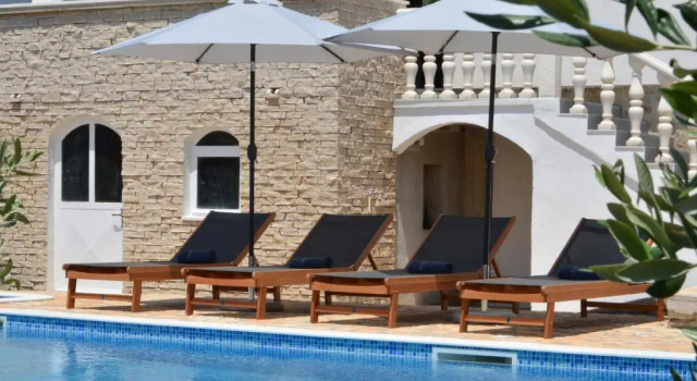 Коттедж с 3 комнатами Holiday Home Nevera