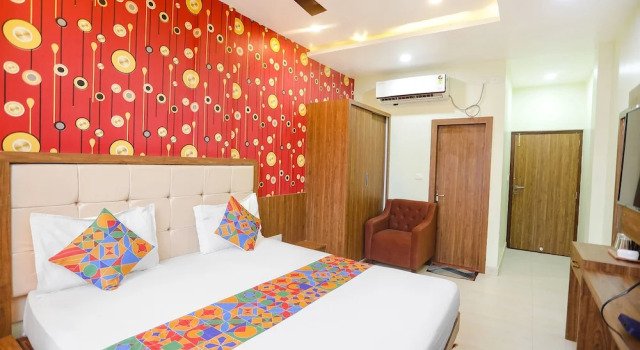Номер Premium Fabhotel Prime Siddhant Palace