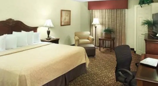 Номер Deluxe Best Western Plus Steeplegate Inn
