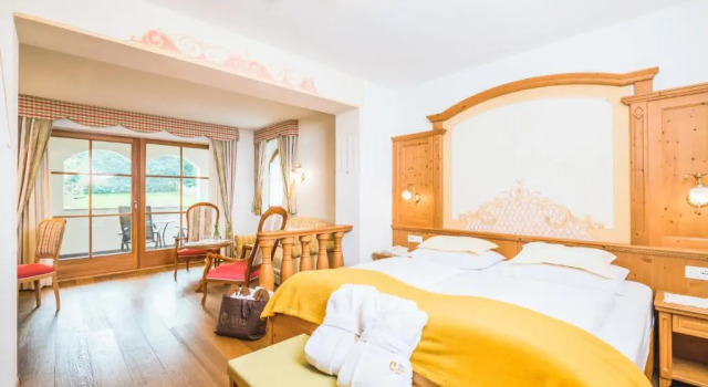 Hotel Castel Oswald von Wolkenstein, Забронировать Отель Отели и гостиницы Кастельротто, рядом с Подъемник Маринценлифт, Отель