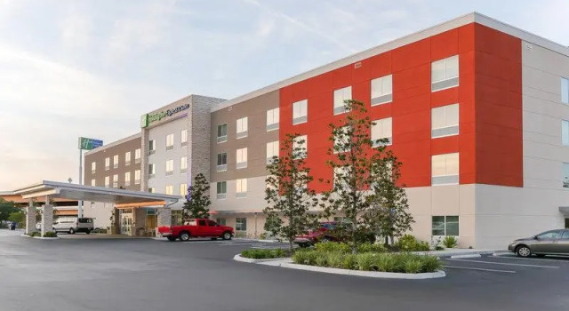 Полулюкс Holiday Inn Express & Suites - Tampa East - Ybor City by IHG