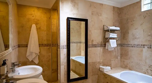 Полулюкс 131 on Herbert Baker Boutique Hotel