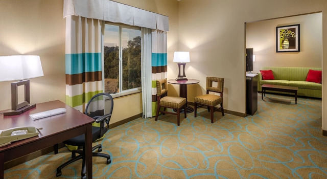 Двухместный люкс Holiday Inn Express Hotel & Suites Red Bluff-South Redding by IHG