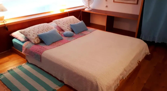 Apartments Ljuba I Mare, Prenota Appartamento Hotel a Isole Quarnerine con parcheggio, Parcheggio