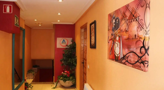 Albergue Juvenil Salamanca, Забронировать Отель Саламанка Salamanca Province, рядом с Церковь Сан-Маркос