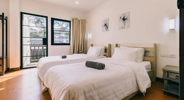 Modern Family House - 4 Bedrooms 5 Mins From Old Town With Gallery - Deja Home, Забронировать Дом для отпуска Виллы Чиангмай, рядом с Chiang Mai Chamber of Commerce, Вилла