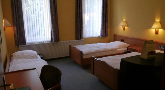 Четырёхместный номер Standard Hotel Deutsche Eiche in Northeim