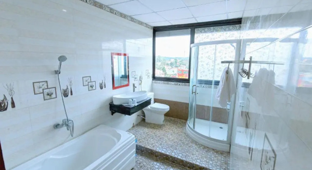 Номер Standard с видом на озеро Sài Gòn Gia Nghĩa Hotel