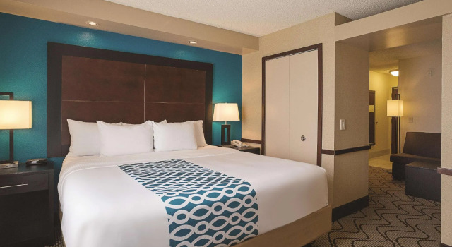 Двухместный Studio Suite La Quinta Inn & Suites by Wyndham Central Point - Medford