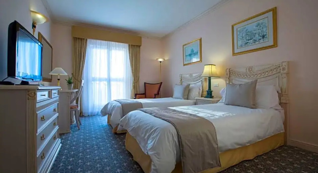Номер Premium Radisson Blu Le Vendome Hotel, Cape Town