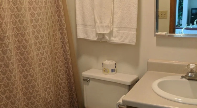 Четырёхместный номер Standard All Seasons Motel