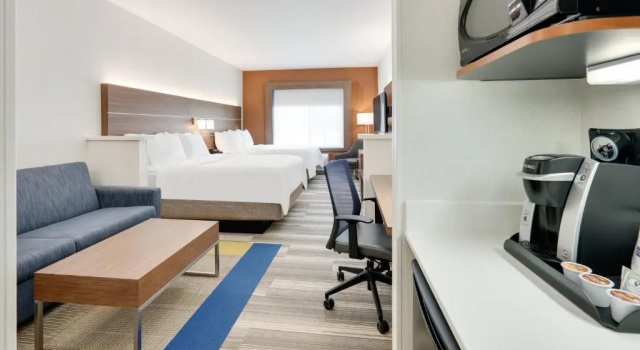 Двухместный люкс Holiday Inn Express & Suites Mitchell by IHG