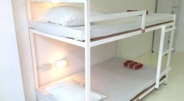 Dee Marc Hostel