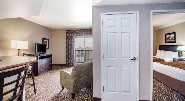 Четырёхместный люкс Hawthorn Extended Stay by Wyndham El Paso