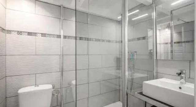 Studio Tout Inclus 300 Mètres De La Grande Plage, Забронировать Отель Биарриц French Basque Country, рядом с Православная церковь в Биарицце