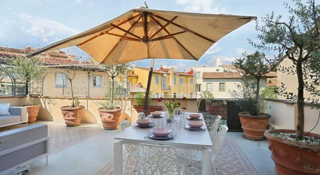Апартаменты LUXURY suite with amazing Terrace in Florence-hosted by Sweetstay